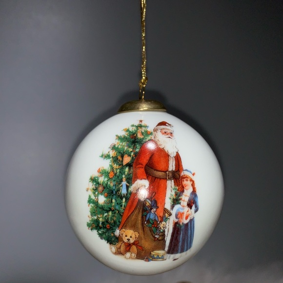 Reutter Porcelain Father Christmas Ornament - Picture 3 of 7